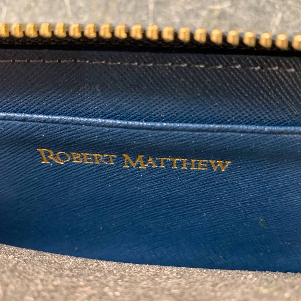 Robert Matthew Leather Wallet Wristlet - Picture 4 of 6